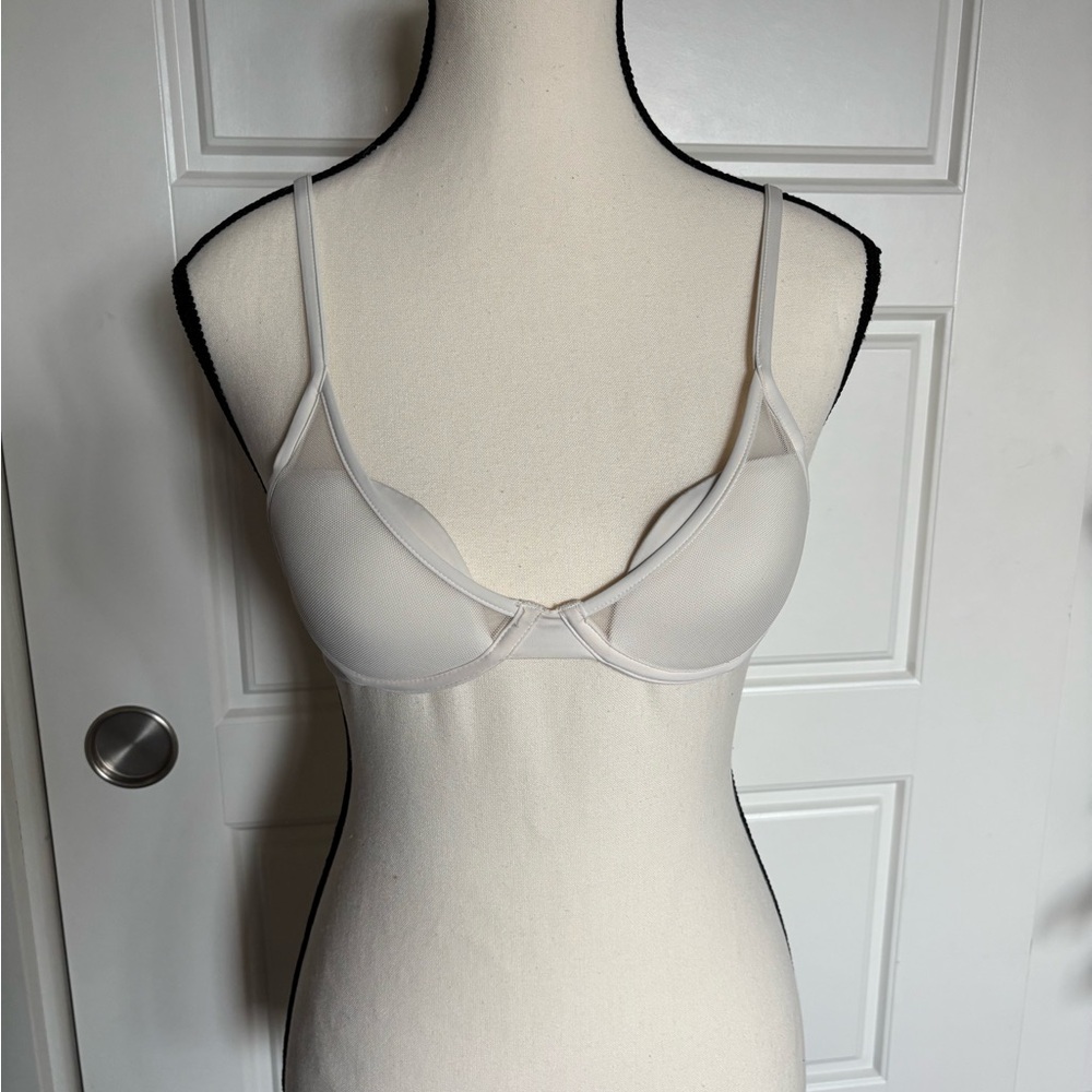 Elegant White Underwire Bra